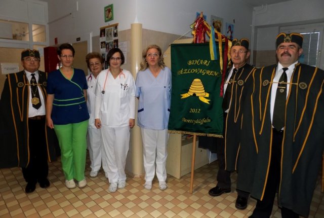 Mézadomány a kis betegeknek 05